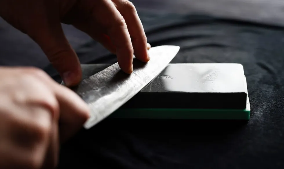 Symbolbild Messer & Maschinen